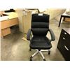 Image 2 : BLACK LEATHER MID BACK EXECUTIVE CHAIR