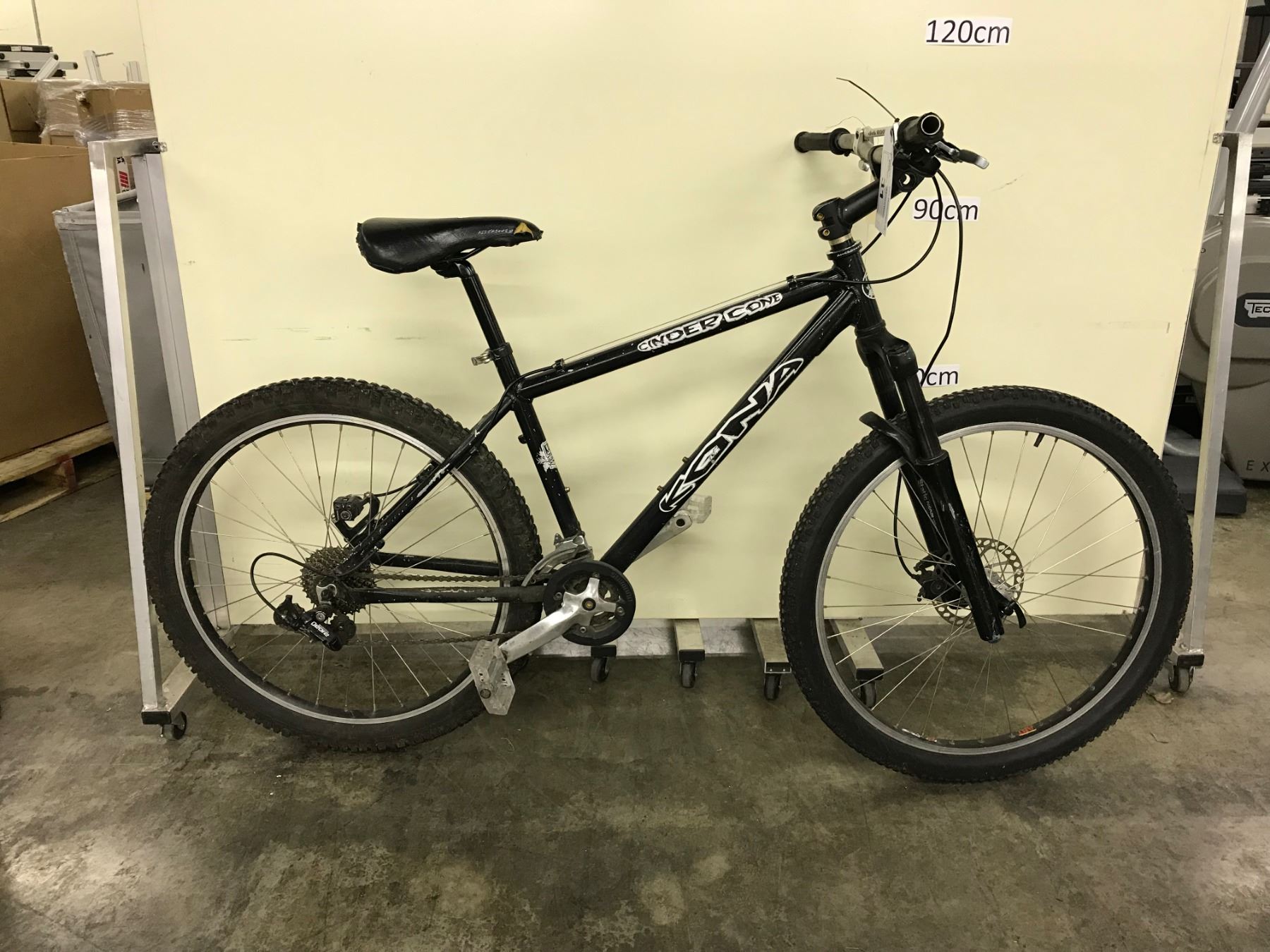 BLACK KONA CINDER CONE 14 SPEED FRONT SUSPENSION MOUNTAIN BIKE BLACK KONA CINDER CONE 14 SPEED FRONT SUSPENSION MOUNTAIN BIKE