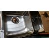 Image 2 : STAINLESS DOUBLE SINK