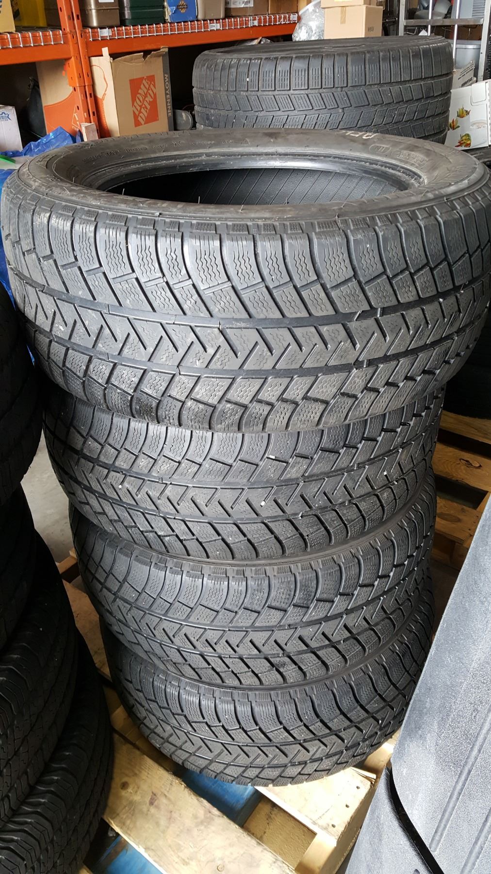 SET OF FOUR MICHELIN 255 55R18 INCH TIRES set-of-four-michelin-255-55r18-inch-tires