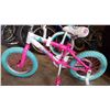 Image 2 : KIDS BIKE WITH TRAINING WHEELS