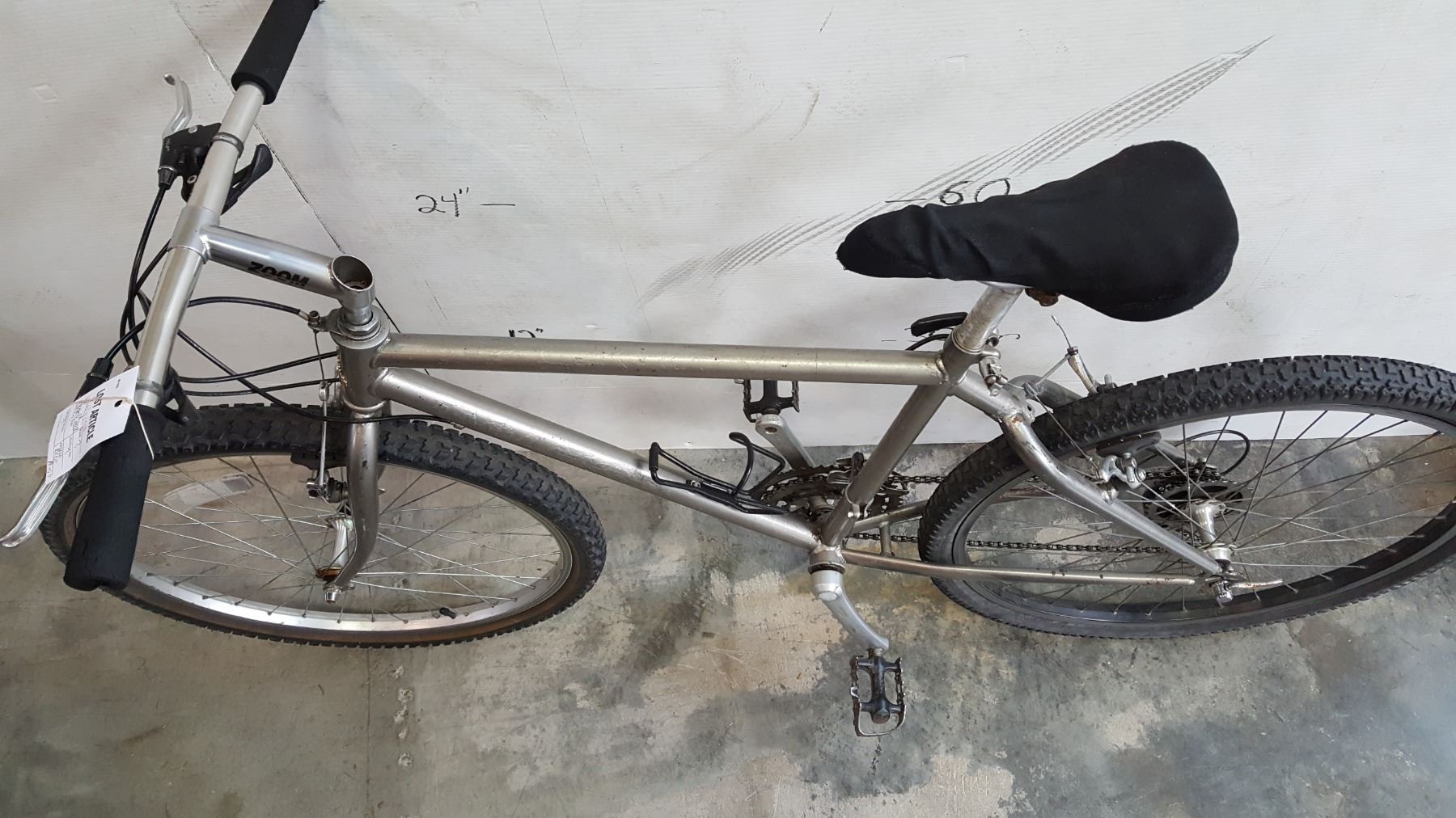 SILVER RALEIGH BIKE - Big Valley Auction