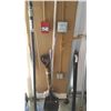 Image 1 : BUNDLE OF SHOVELS PITCHFORK