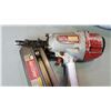 Image 2 : MAX PNEUMATIC NAIL GUN
