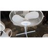 Image 2 : WHITE FLOOR FAN