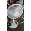 Image 1 : WHITE FLOOR FAN