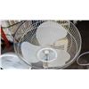 Image 2 : WHITE FLOOR FAN