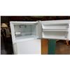 Image 2 : FENMORE REFRIDGERATOR, TOP FREEZER