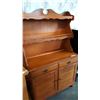 Image 2 : MAPLE BUFFET AND HUTCH