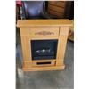 Image 1 : ELECTRIC FIREPLACE IN OAK MANTLE