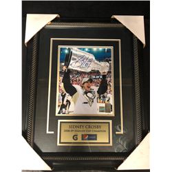 SIDNEY CROSBY SIGNED 18 X 24 FRAMED DISPLAY ( FRAMEWORTH COA)