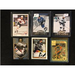 WAYNE GRETZKY HOCKEY CARD LOT