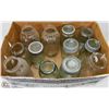 Image 1 : BOX OF VINTAGE JARS