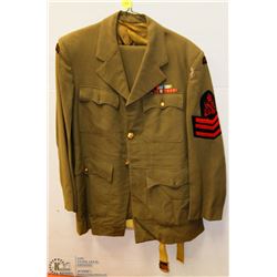 VINTAGE CANADIAN MILITARY UNIFORM