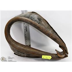 ANTIQUE LEATHER HORSE MULE COLLAR.