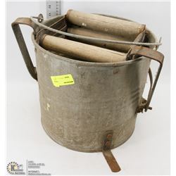 VINTAGE BUCKET WITH WRINGER