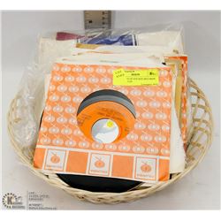 ESTATE LOT OF 45'S SIZE RECORDS WITH MIDDLES