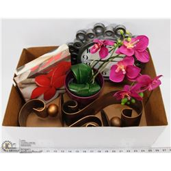 FLAT OF HOME DECOR INCL HEAVY CANDLE HOLDERS