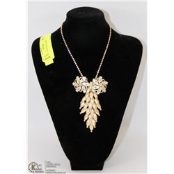 VINTAGE 1950'S MATCHING