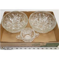 BOX OF GLASS AND CRYSTAL