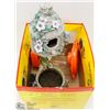 Image 1 : BOX WITH BIRDHOUSE PLANTER AND MORE