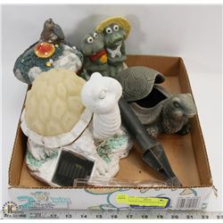 FLAT OF VARIOUS GARDEN DÉCOR