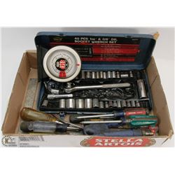 FLAT OF SOCKETS,SCREWDRIVERS & MAGNETIC PROTRACTOR