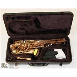 ALTO SAXOPHONE SKY USA WITH CASE.