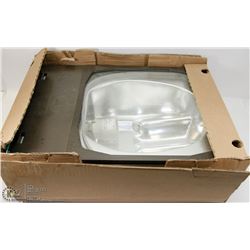 250WATT MCRAW EDISON AREA LIGHT EXT. 16X20