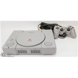 PS1  GAMING CONSOLE WITH 1 CONTROLLER AND CORDS