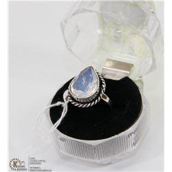 #18-MILKY OPAL SPARKLING GEMSTONE RING