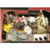 Image 1 : FLAT OF COLLECTIBLES INCL VINTAGE BRASS TONE