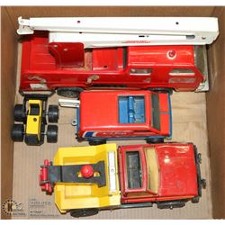 BOX WITH 4 VINTAGE PRESSED METAL TONKA