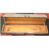 Image 1 : VINTAGE TOOL BOX