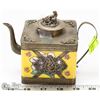 Image 1 : MINI CHINESE HAND PAINTED SQUARE TEAPOT.