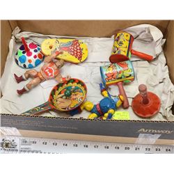 FLAT OF VINTAGE TOYS