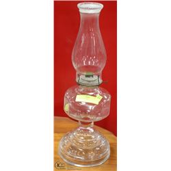 VINTAGE OIL LAMP.