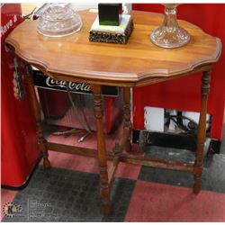 ENTRANCE/HALL TABLE, 30 X 20 X 28