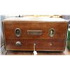 Image 1 : ANTIQUE WESTINGHOUSE RADIO.