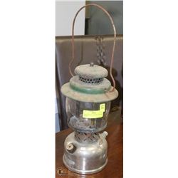 1946 COLEMAN LANTERN CRACKED GLASS.