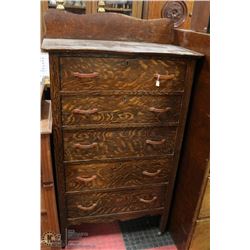 ANTIQUE QUARTER SAWN OAK DRESSER.