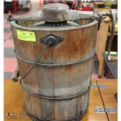 ANTIQUE WOOD HOMESTEAD 4QT ICE CREAM MAKER