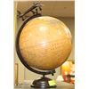 Image 1 : VINTAGE AIRPLANE GLOBE.