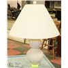 Image 1 : VINTAGE TABLE LAMP WITH SHADE
