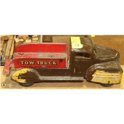 1950S PRESSED STEEL LINCOLN TOW TRUCK.