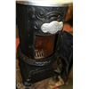 Image 2 : ANTIQUE COAL WOOD STOVE