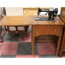 ANTIQUE SINGER SEWING MACHINE & TABLE FROM 1949