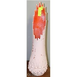 VINTAGE DECORATIVE VASE.