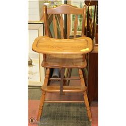 WOOD HIGHCHAIR.