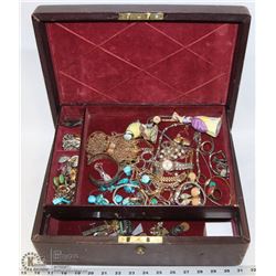 ESTATE VINTAGE MONOGRAMED JEWELLERY BOX WITH